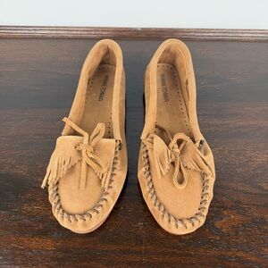 Minnetonka Shoes Suede Womens Kilty Hardsole Slip On Moccasins Size 10 Brown
